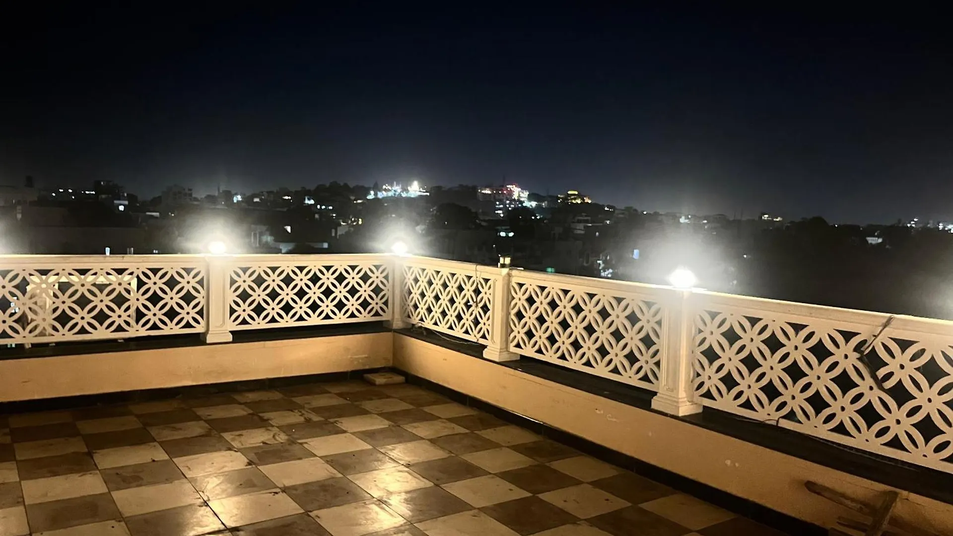 Jeel Pearl Hotel أُودايبور 3*,